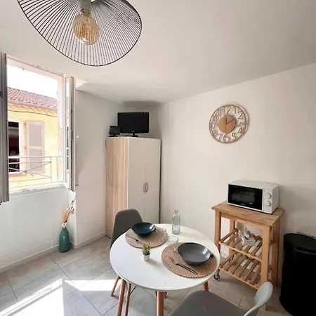 Cozy And Bright Studio In Hyeres